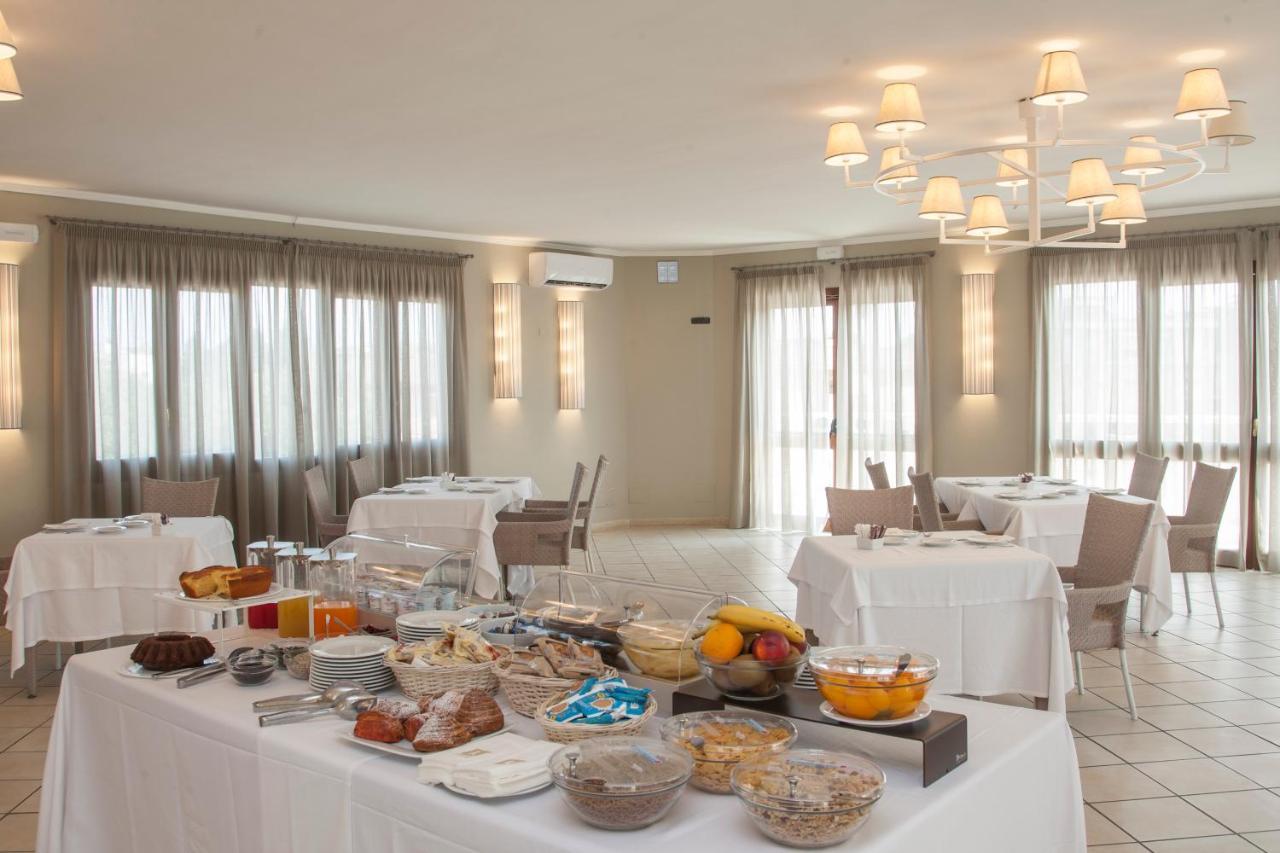Hotel Centrale Sabaudia Kültér fotó