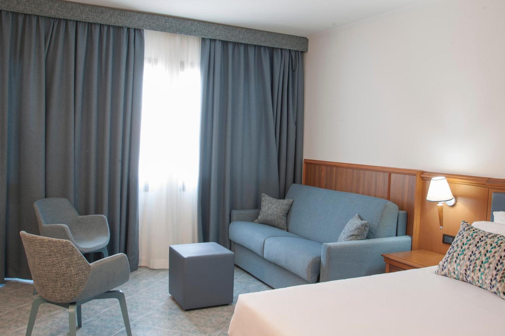 Hotel Centrale Sabaudia Kültér fotó