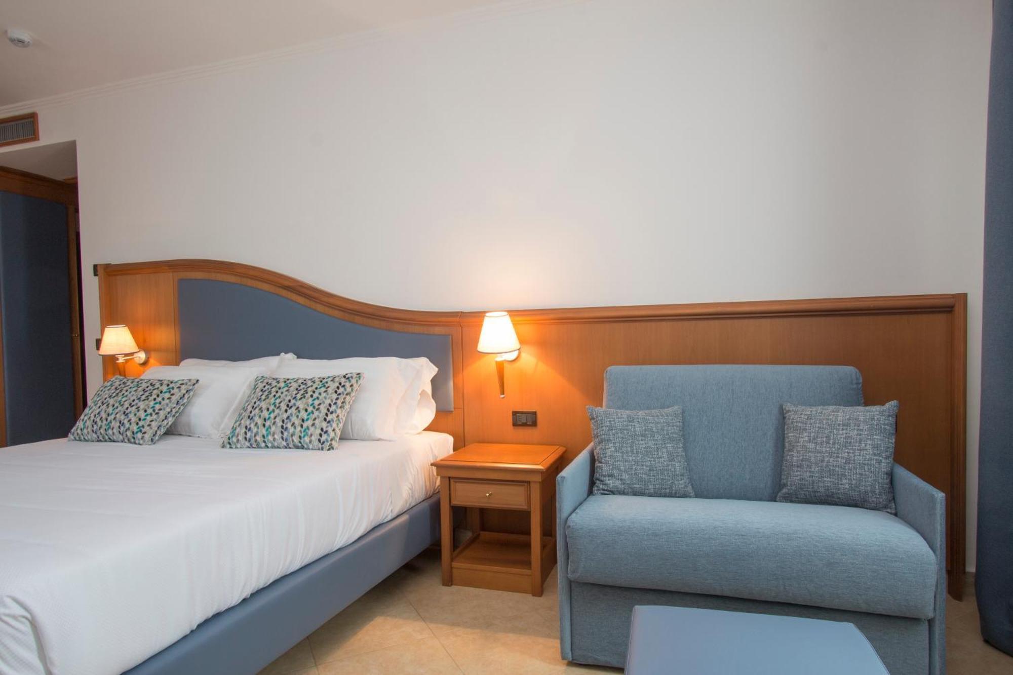 Hotel Centrale Sabaudia Kültér fotó